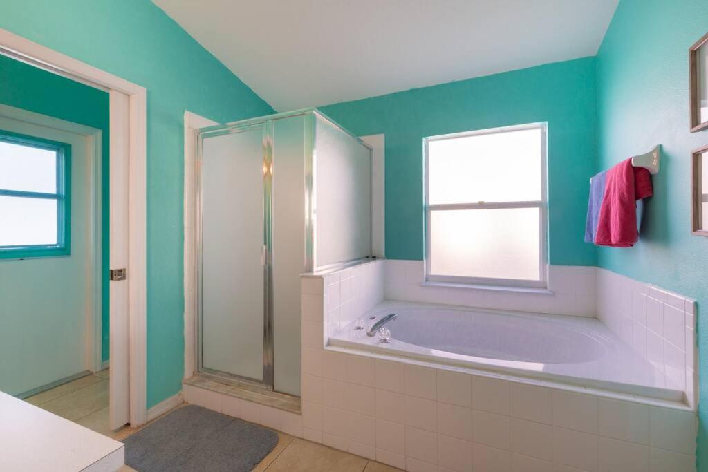 4br/3ba Disney Area Luxury Resort with pool/spa