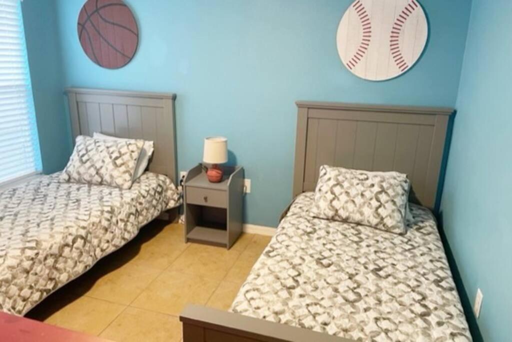 4br/3ba Disney Area Luxury Resort with pool/spa
