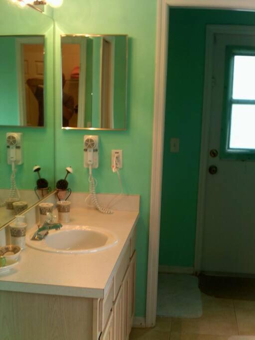 4br/3ba Disney Area Luxury Resort with pool/spa