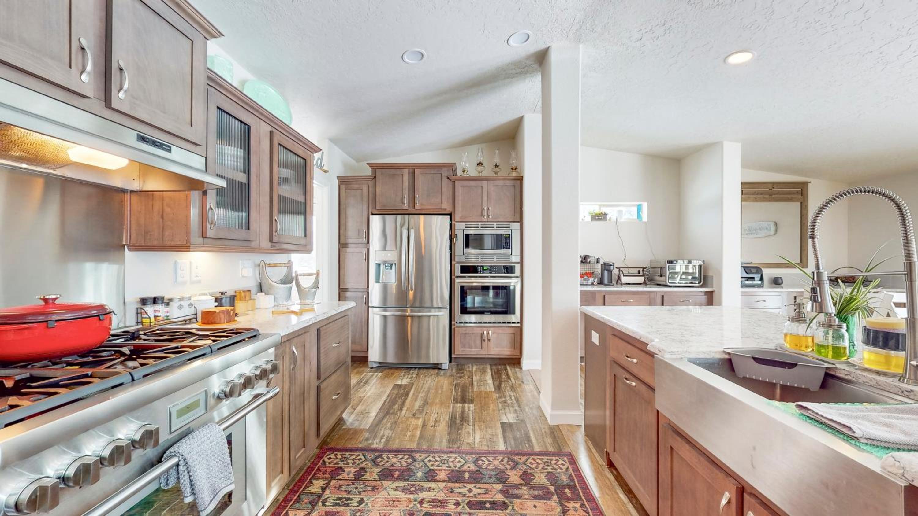 New! Grand Manor - Close to Tamarack and Lake Cascade - Pet friendly - fenced yard - trailer parking view 4