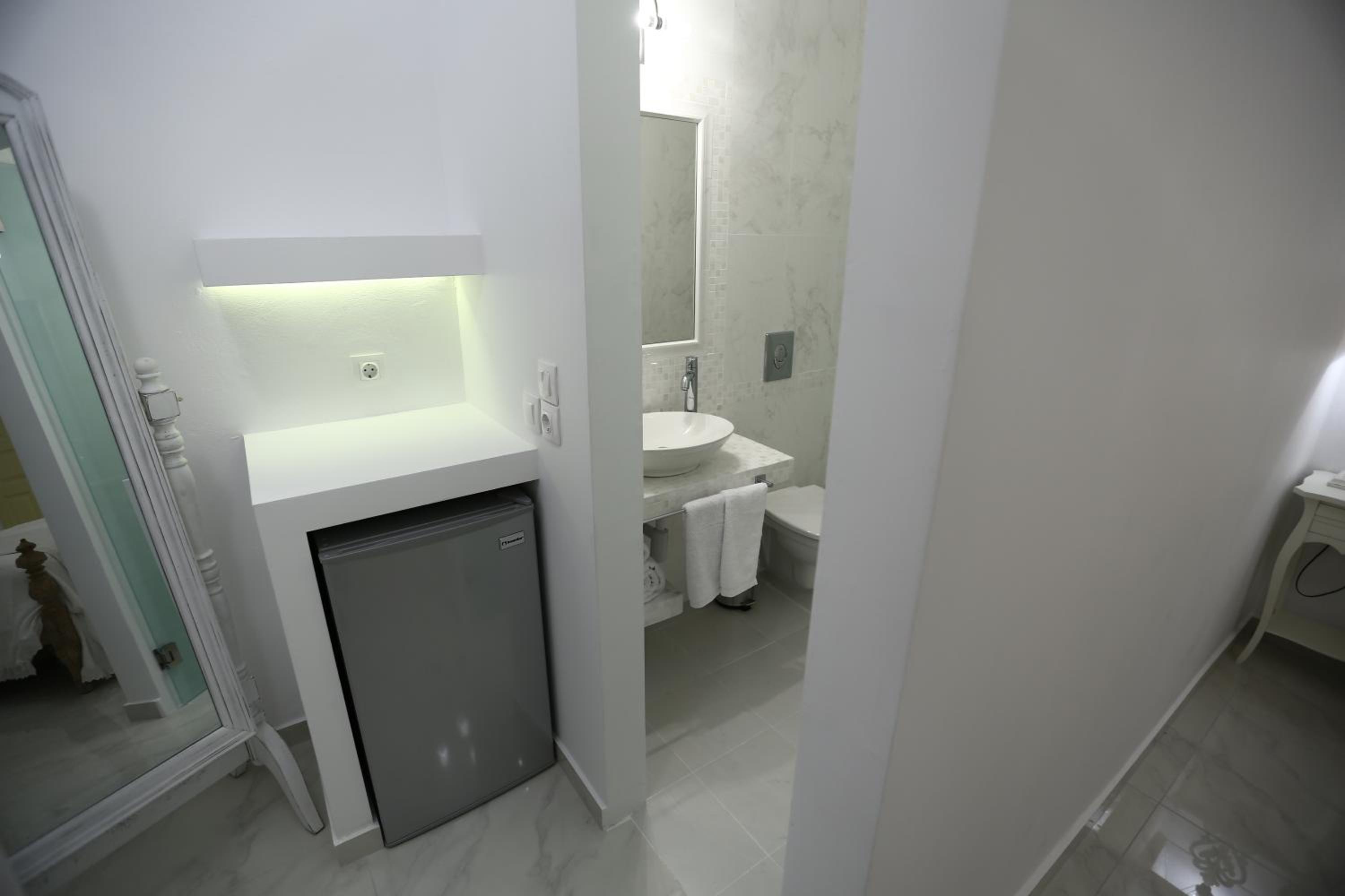 The White Suites