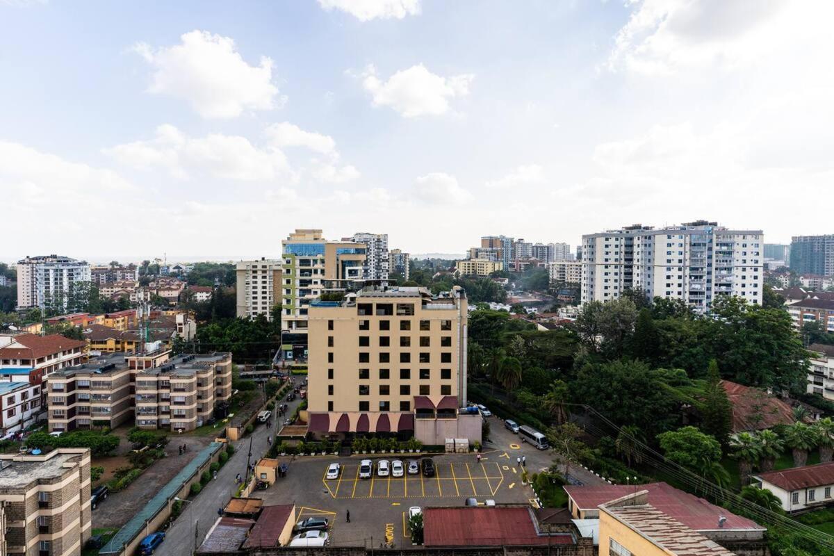 Luxurious-2 bedroom apartment with a swimming pool in Kilimani Nairobi