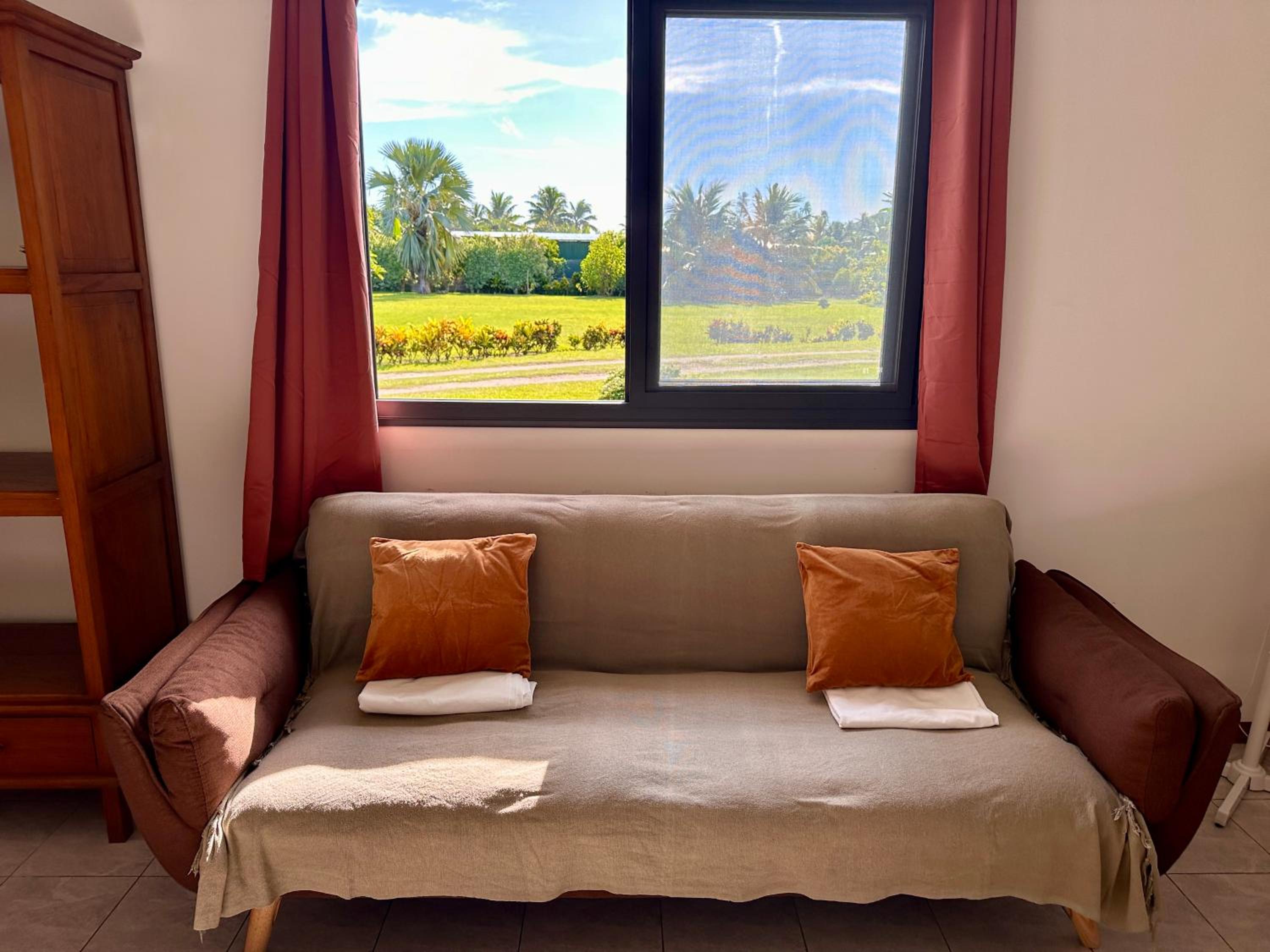 Maison TuiMatai, plage blanc privé vue sur Tahiti