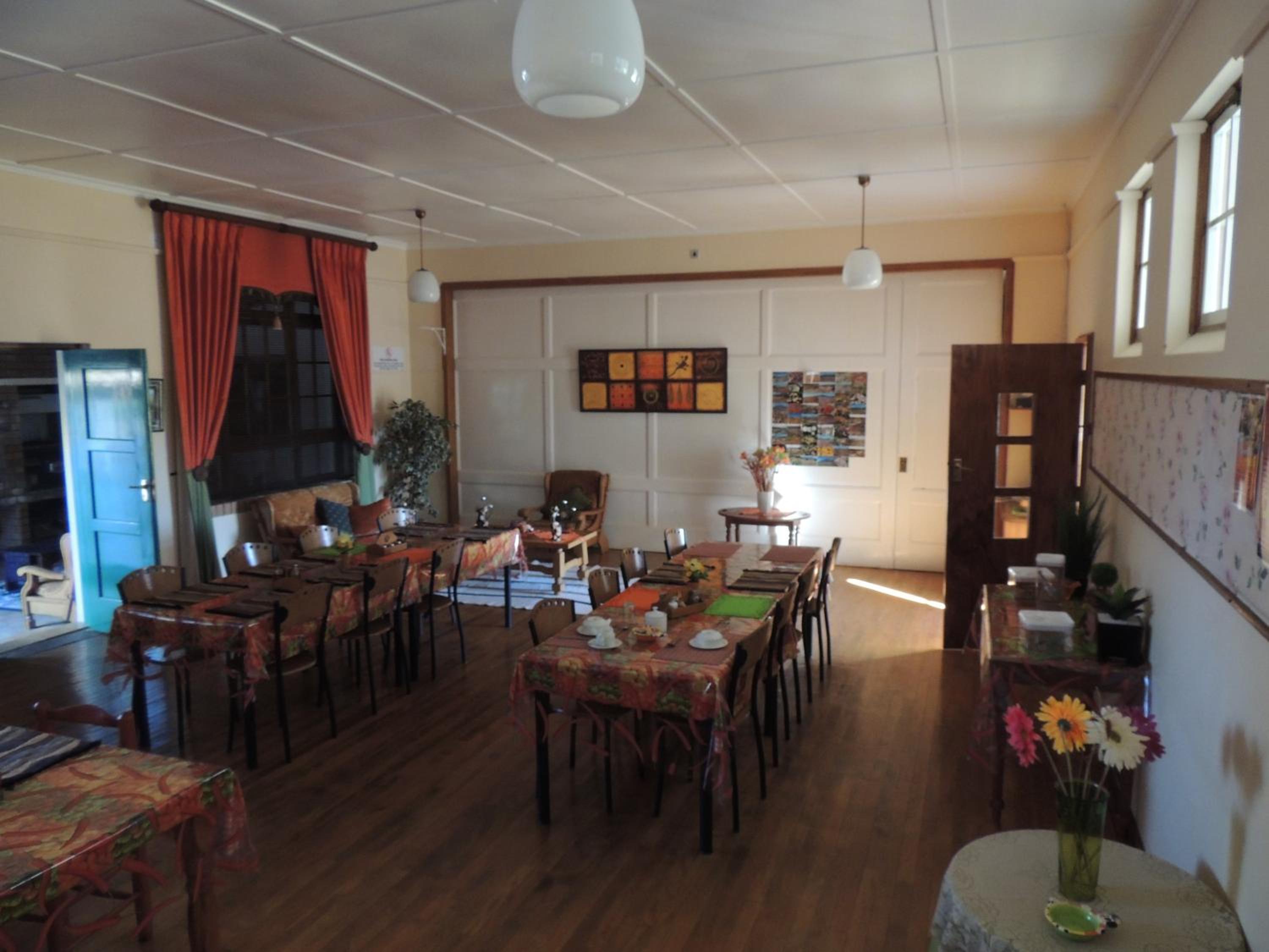 Oasis Country Lodge