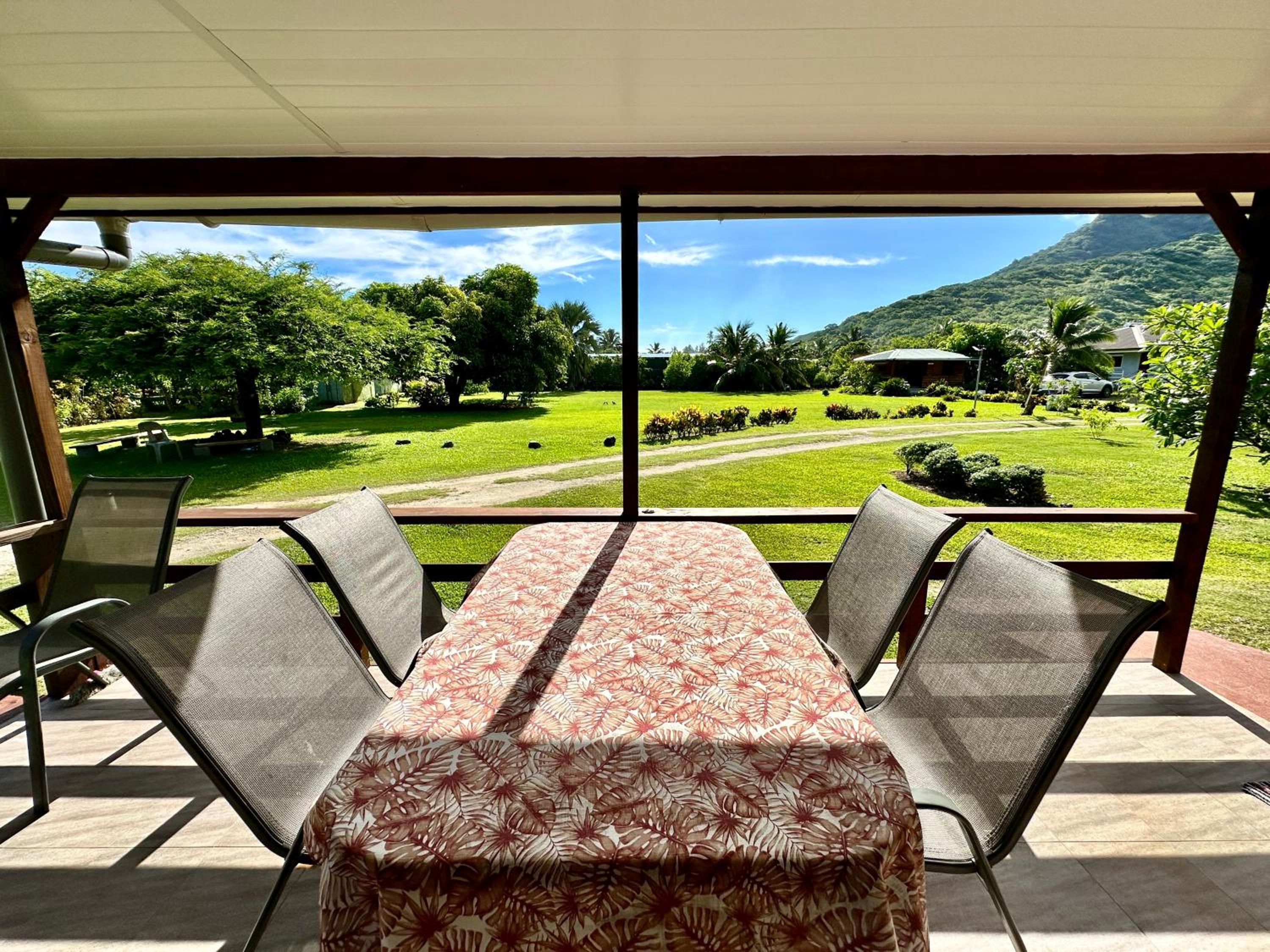 Maison TuiMatai, plage blanc privé vue sur Tahiti