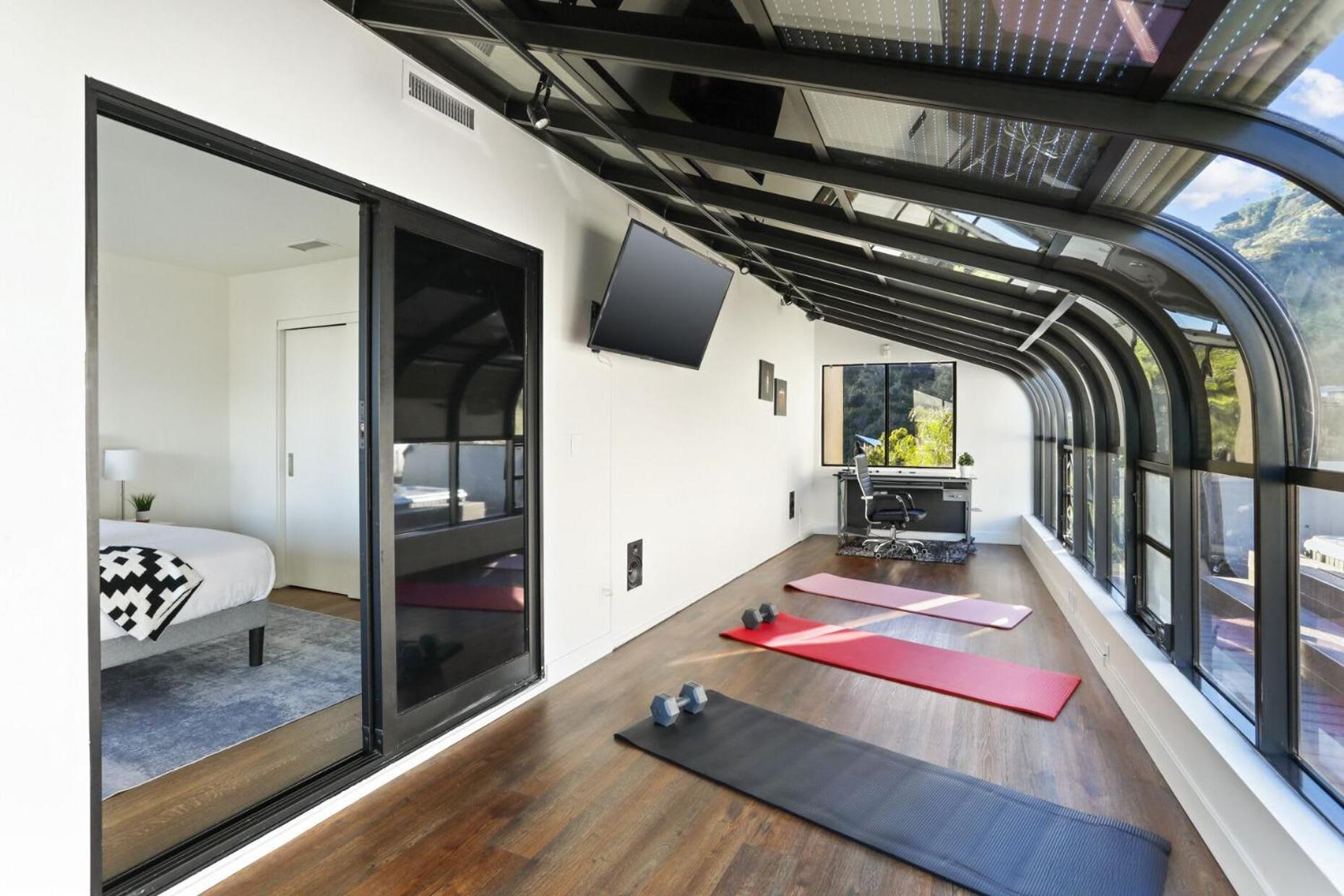 New Listing Stunning Jetliner View Private Spa