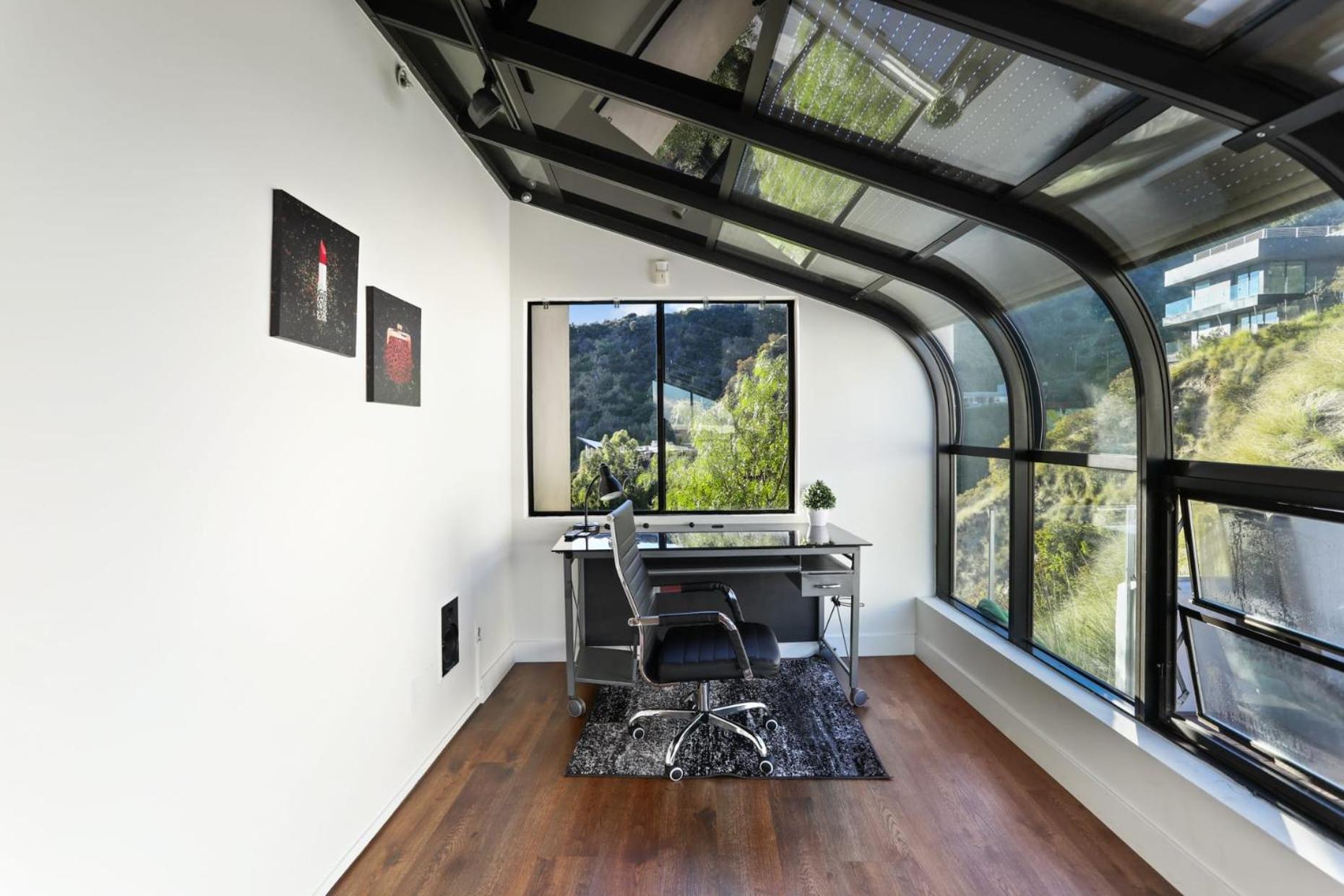 New Listing Stunning Jetliner View Private Spa