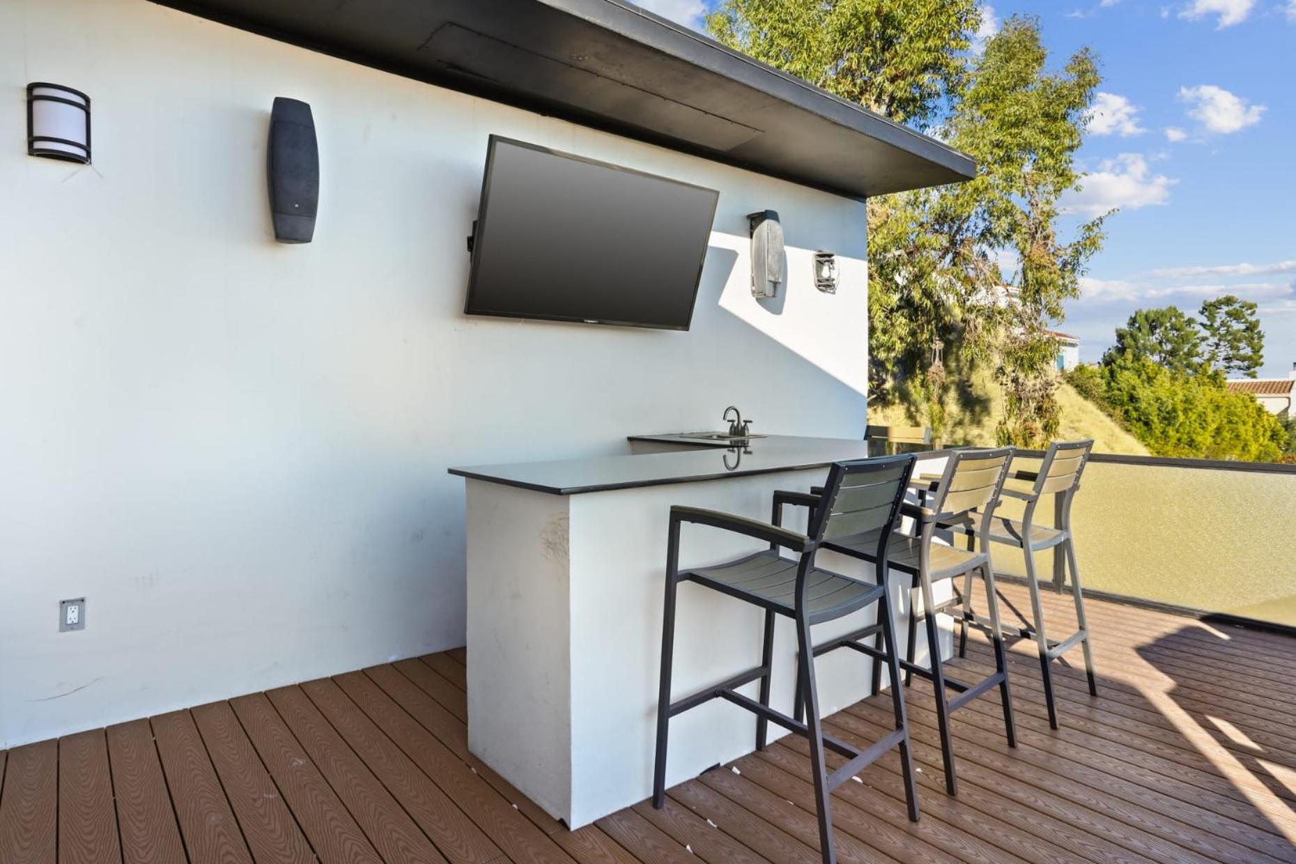 New Listing Stunning Jetliner View Private Spa