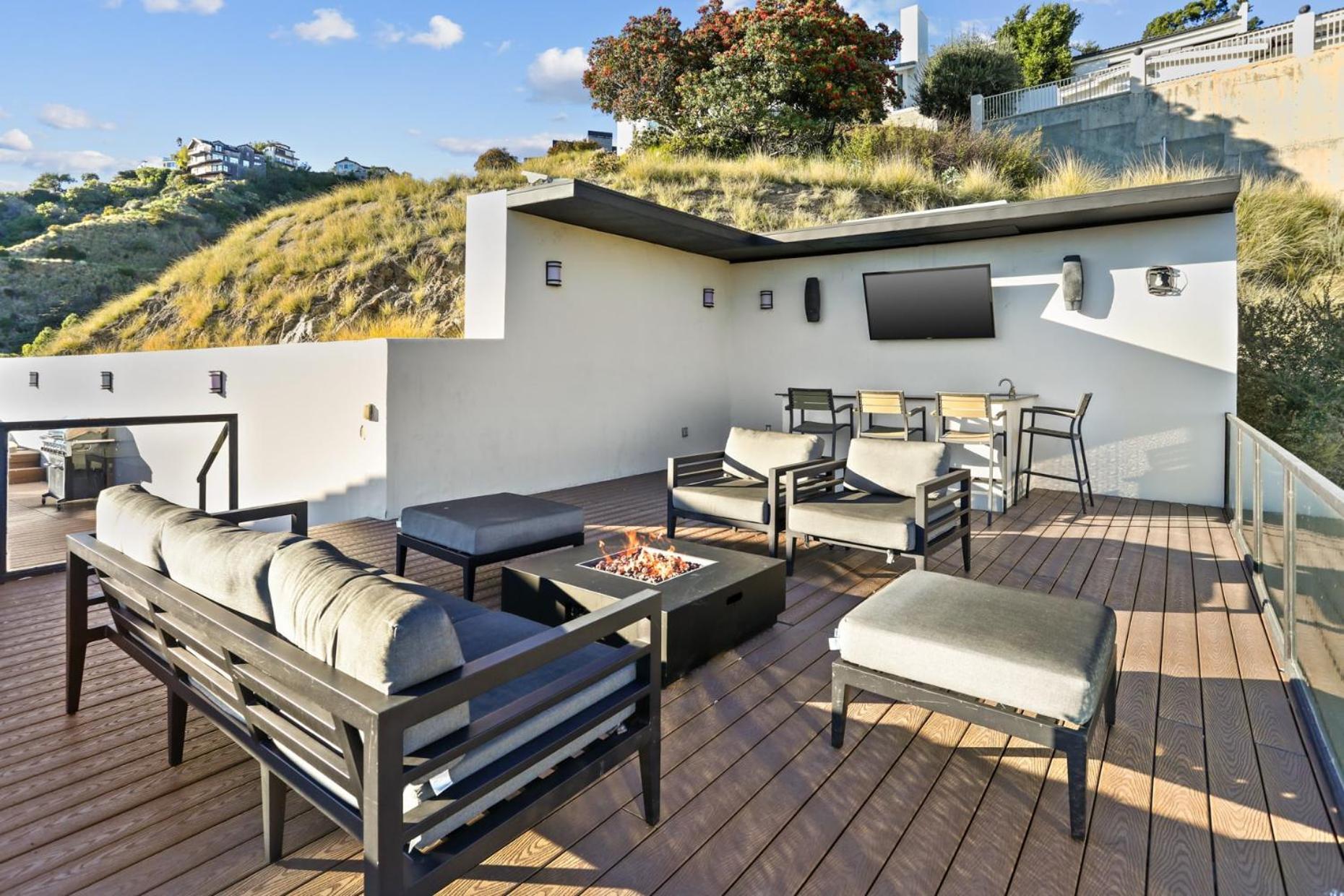 New Listing Stunning Jetliner View Private Spa