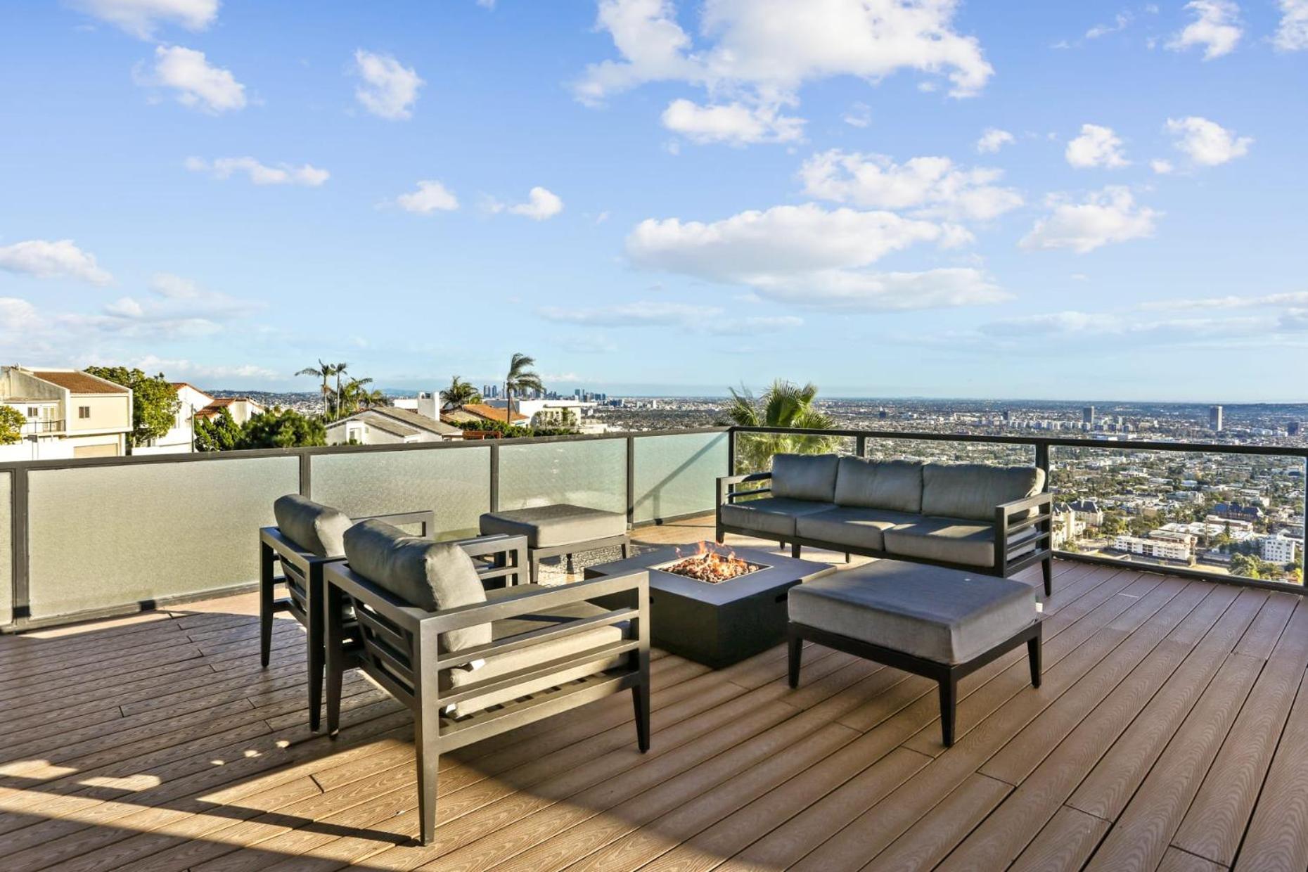 New Listing Stunning Jetliner View Private Spa