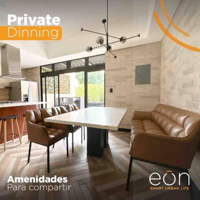 Eon Apart-estudio zona 10 con AC view 4