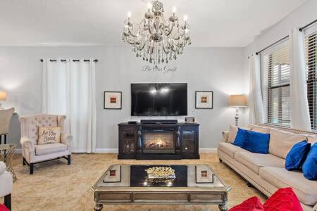 Perfect for Families - Pool, Smart TVs, & More!