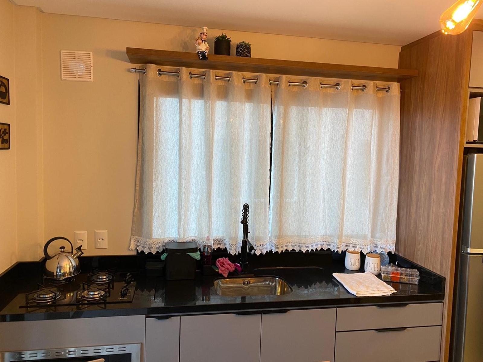 Apartamento com piscina a 100 metros da praia
