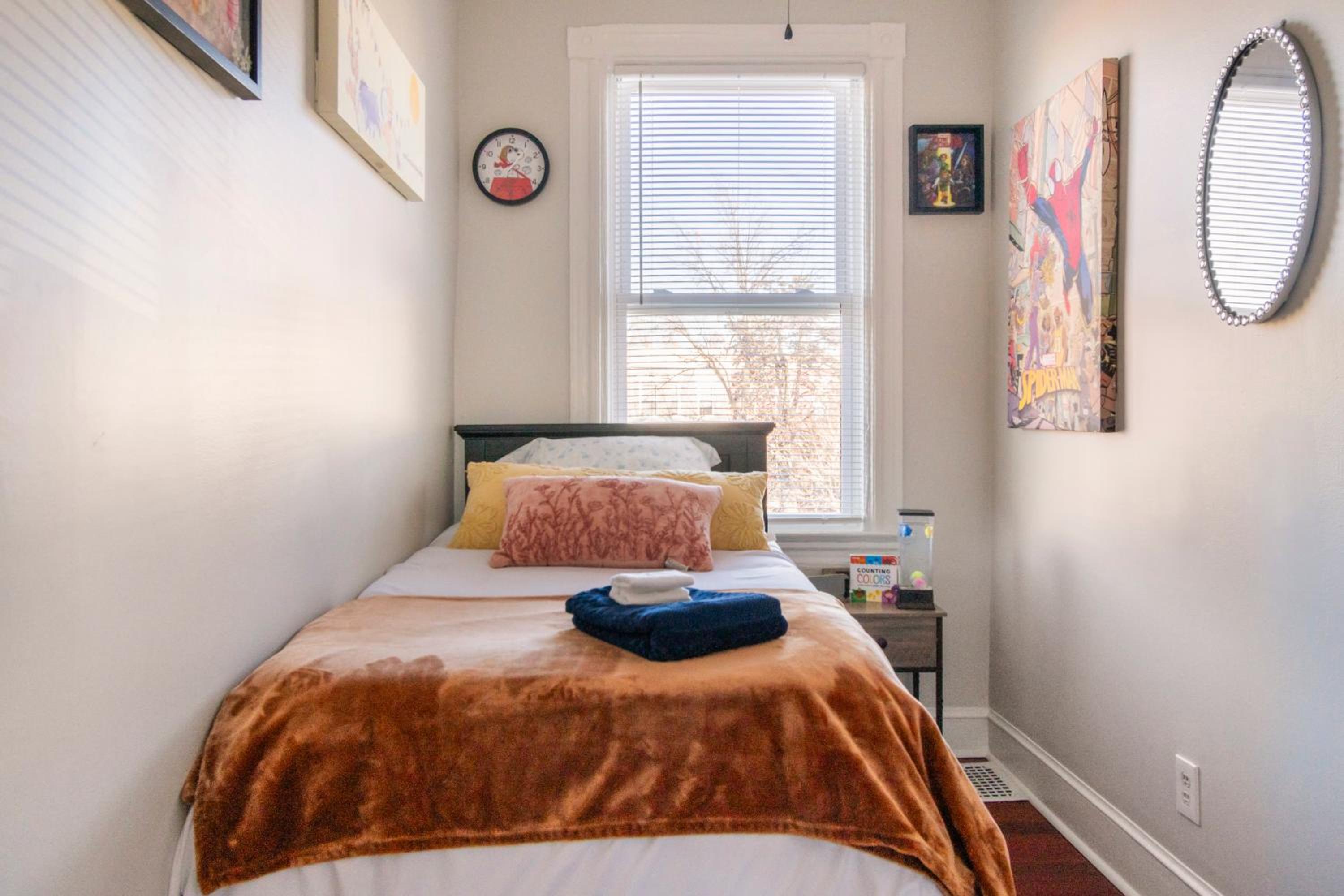 Comfortable 4 Bedroom Home with City View Near Capitol Hill Washington DC, photo 23