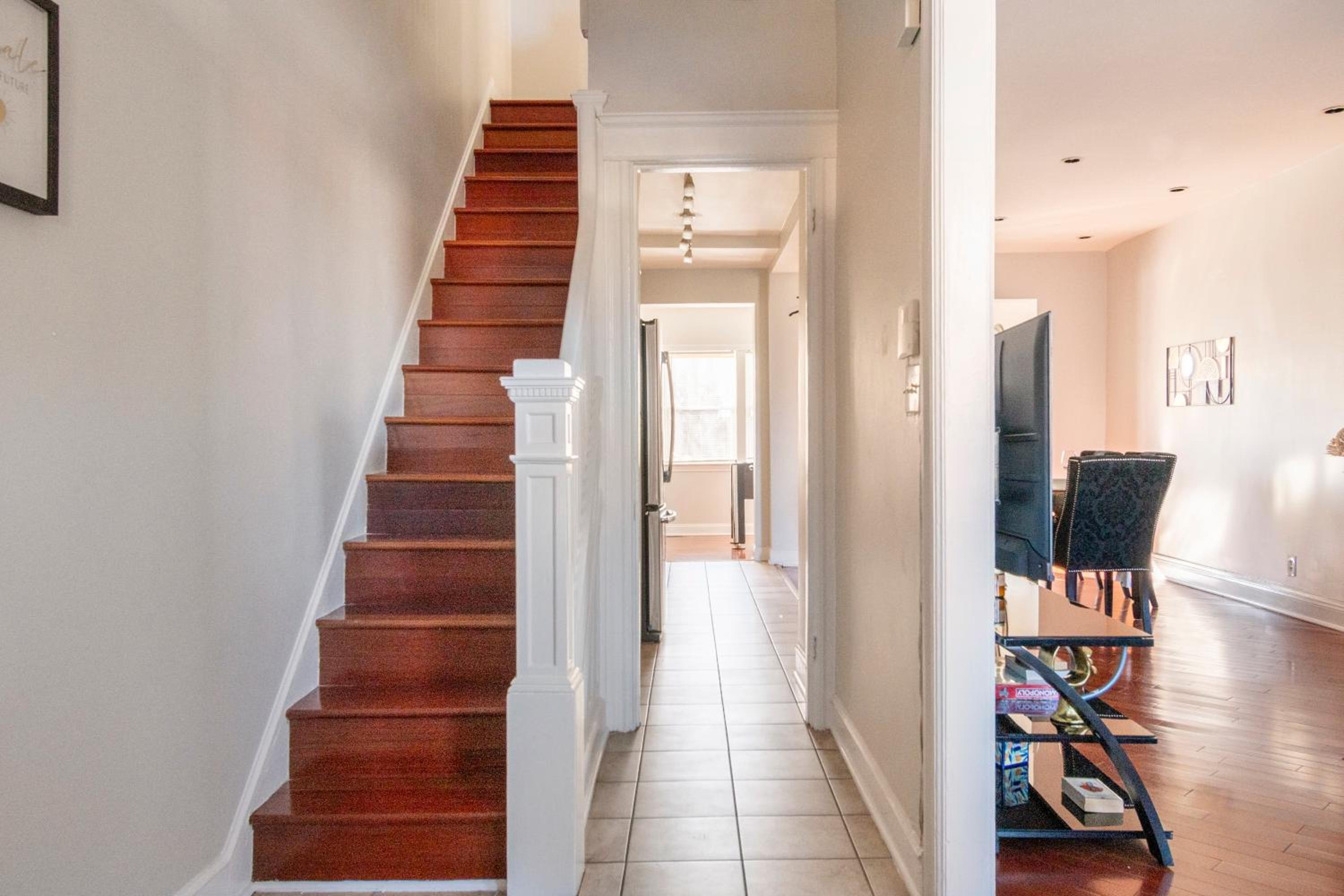 Comfortable 4 Bedroom Home with City View Near Capitol Hill Washington DC, photo 20