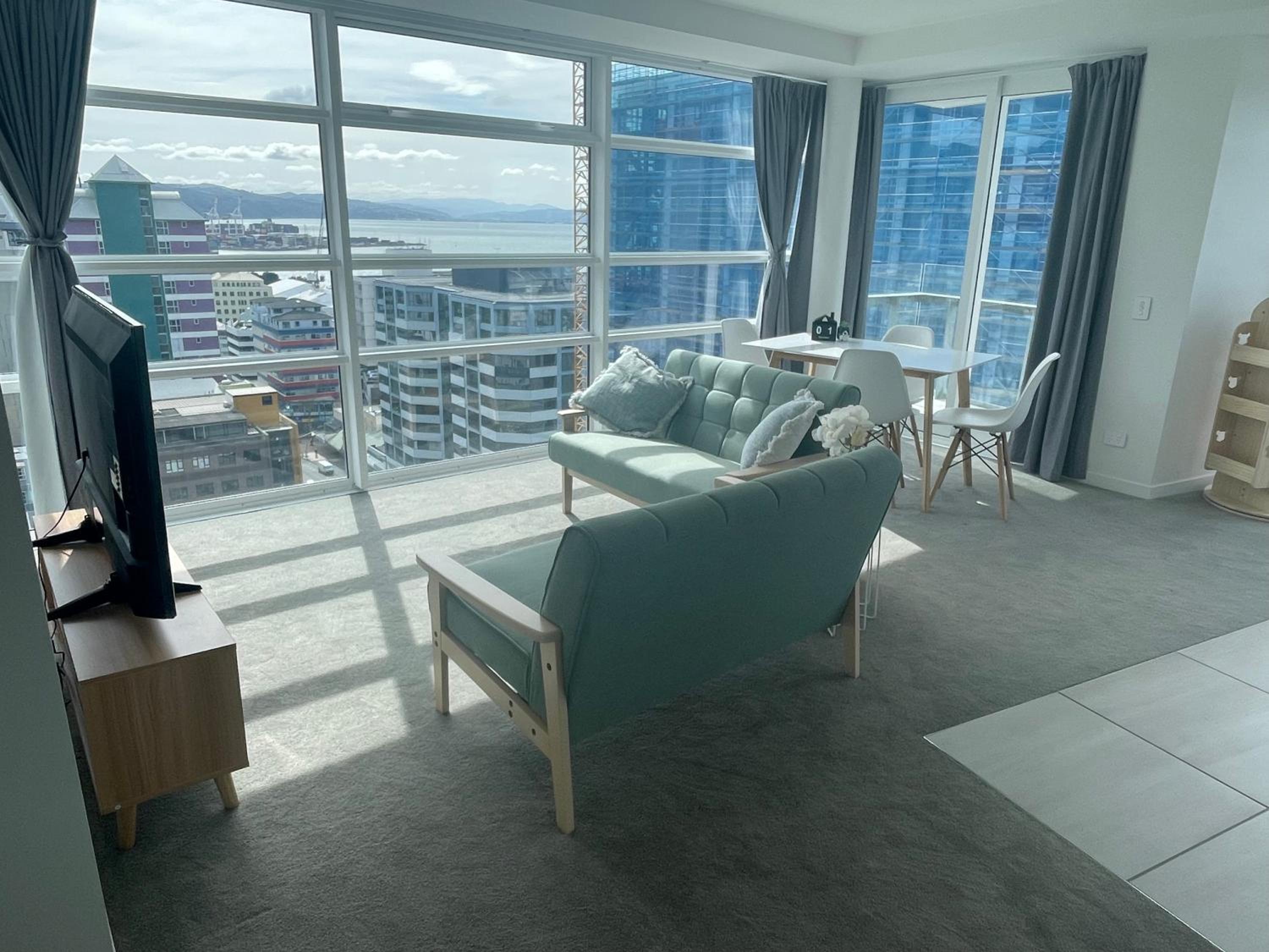 Harbor View Two Bedroom Apartment At Pinnacle view 4