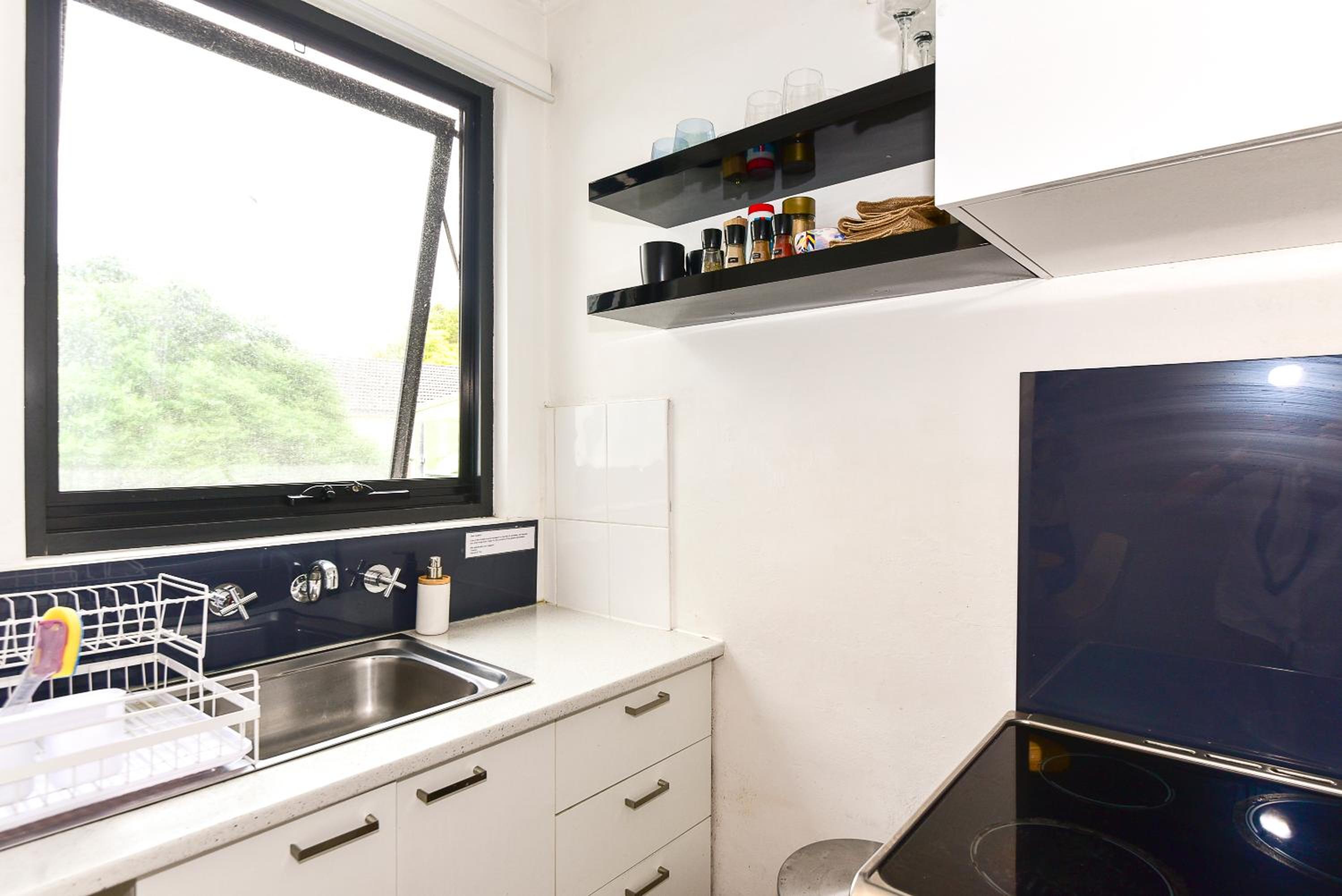 Sunny Apartment in Surry Hills