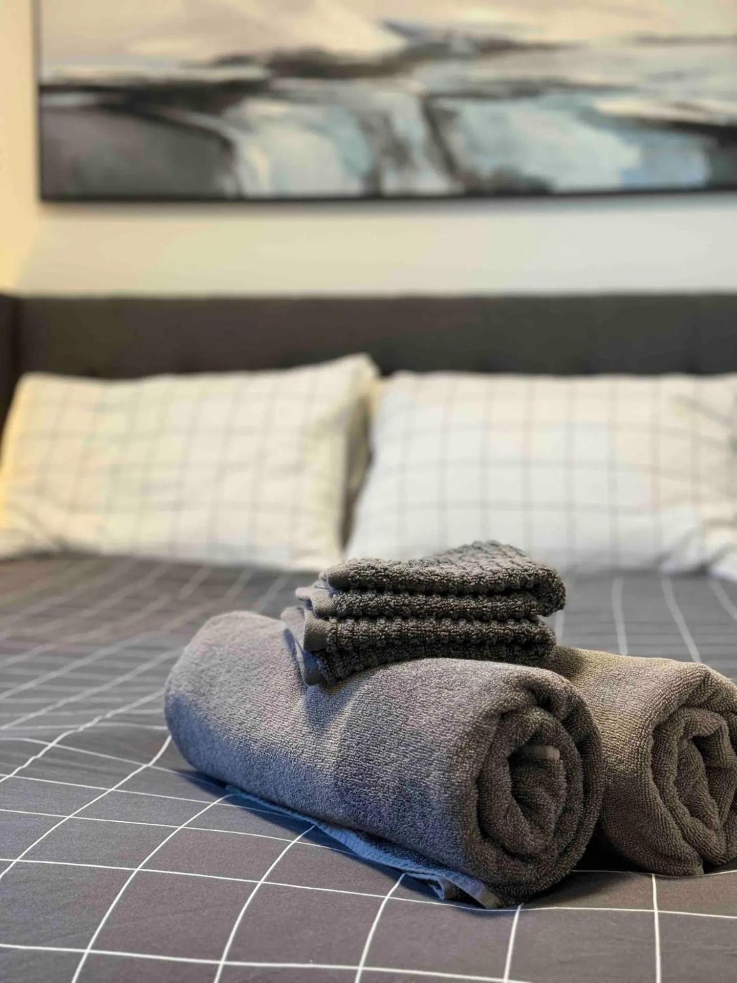 Walking distance to St Boniface, easy parking