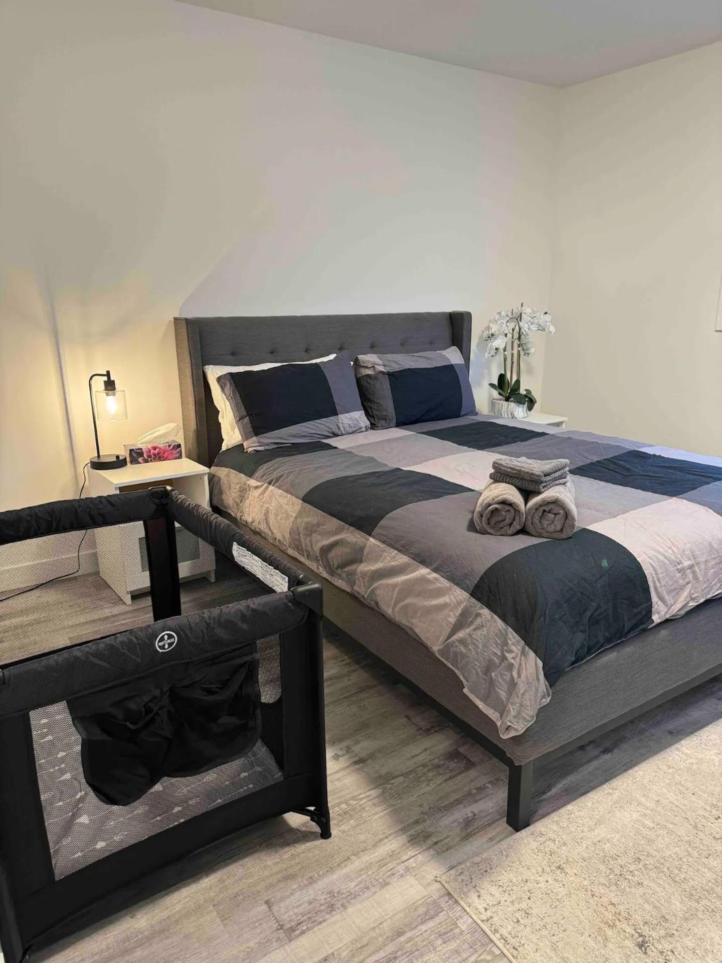 Walking distance to St Boniface, easy parking