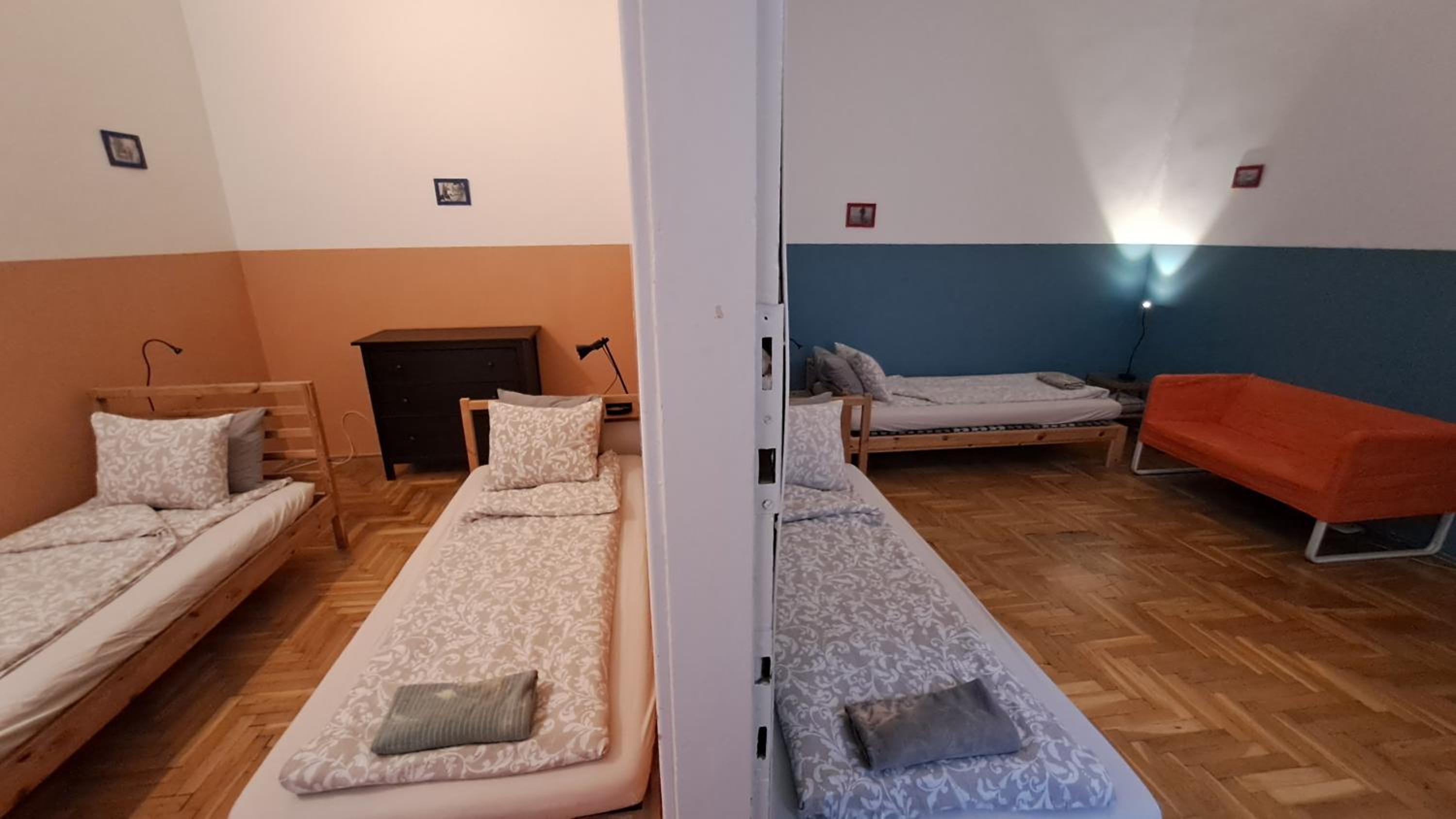 Pal's Hostel and Apartments
