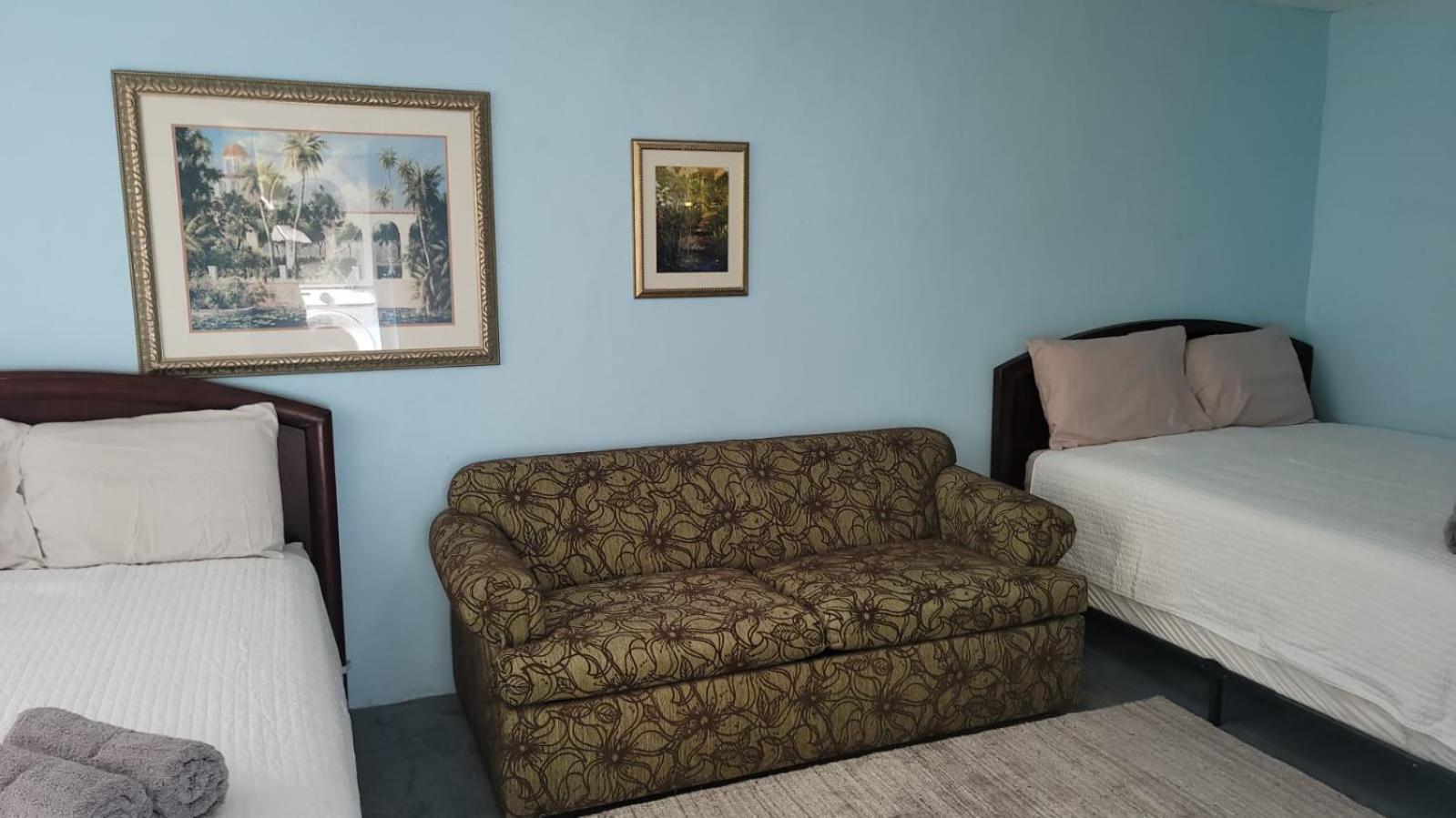 Beach Getaway with Cozy 2 Bedrooms near the Ocean, Arecibo view 2