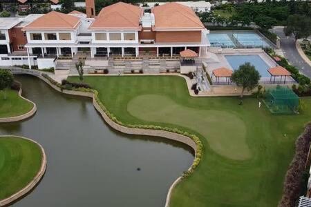 Augusta Golf villa by JadeCaps AC Wifi Pvt garden view 2