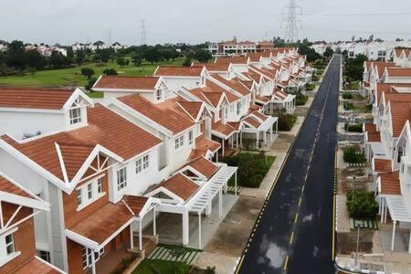 Augusta Golf villa by JadeCaps AC Wifi Pvt garden view 5