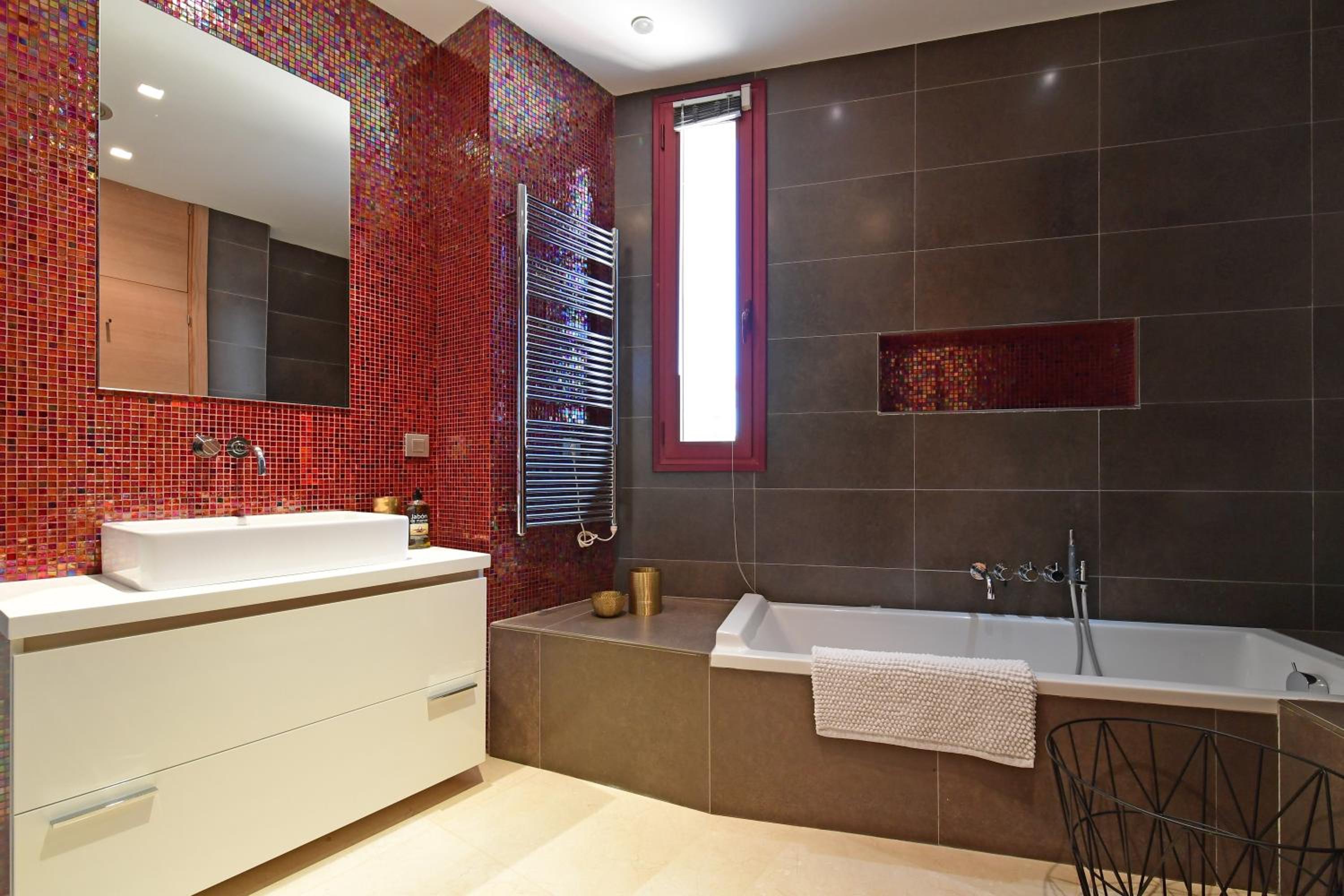 Extraordinary 7 BDRM Villa w Pool, Gym, Cinema view 5