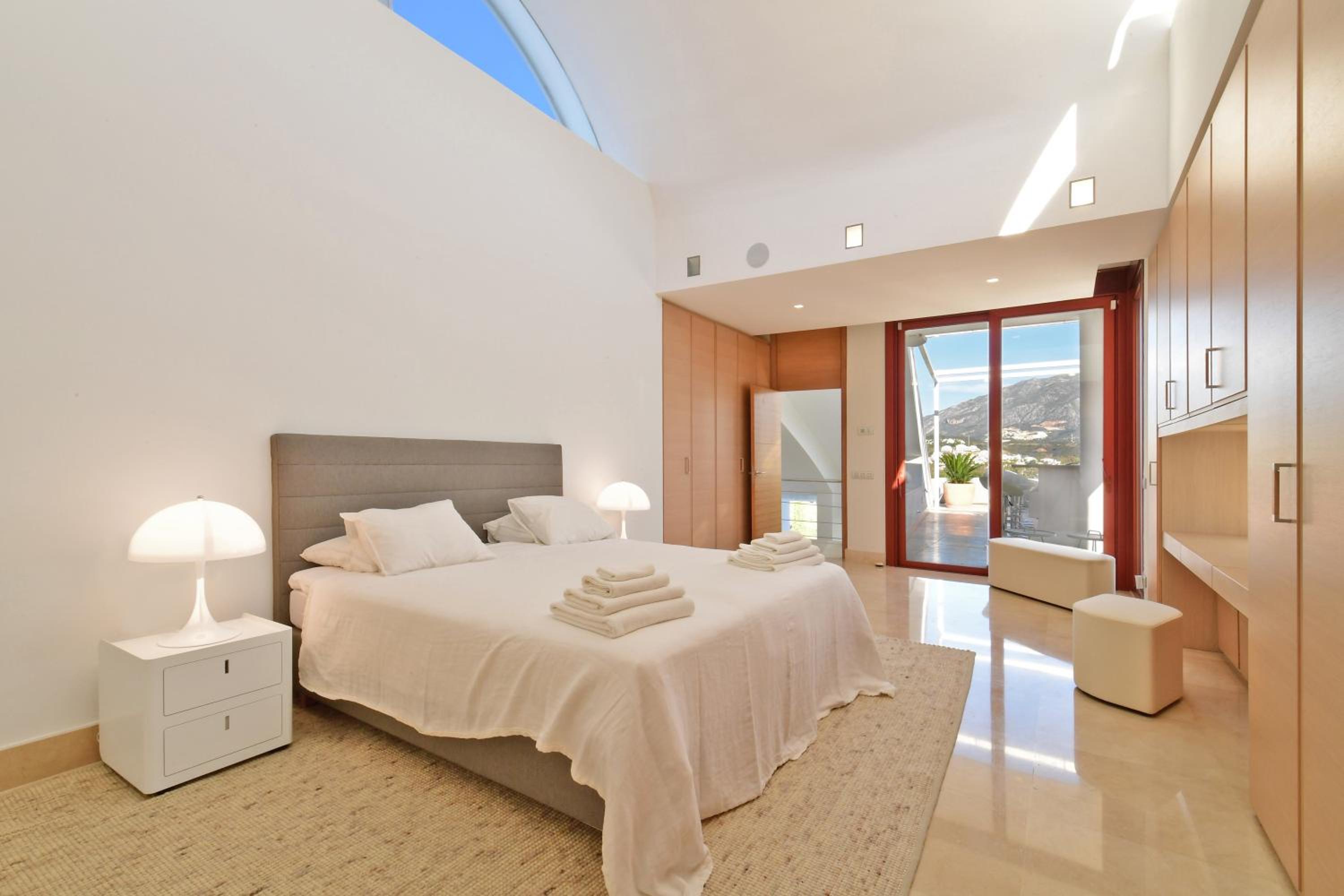 Extraordinary 7 BDRM Villa w Pool, Gym, Cinema view 4