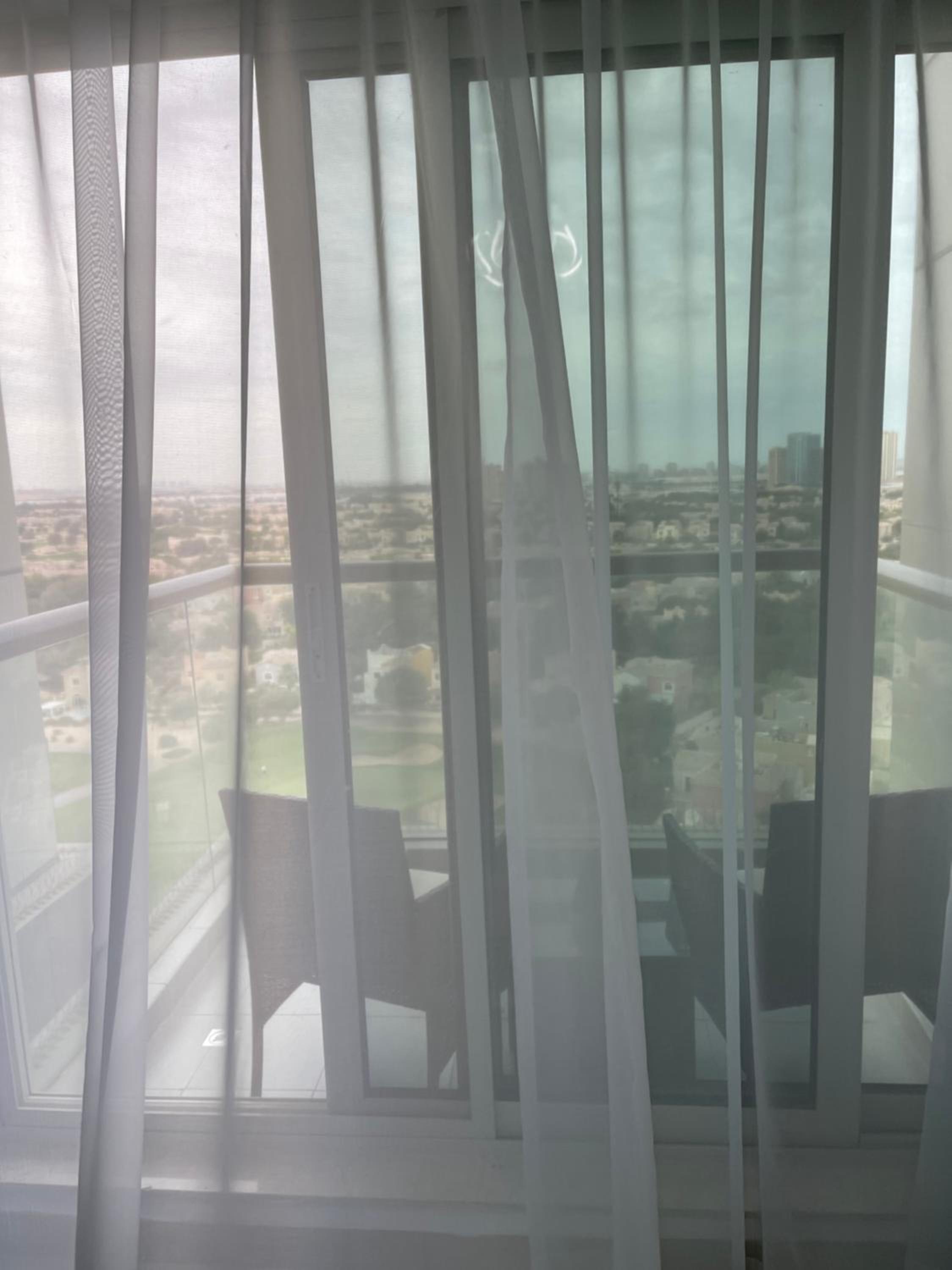 Big studio, Dubai SportCity, parking included