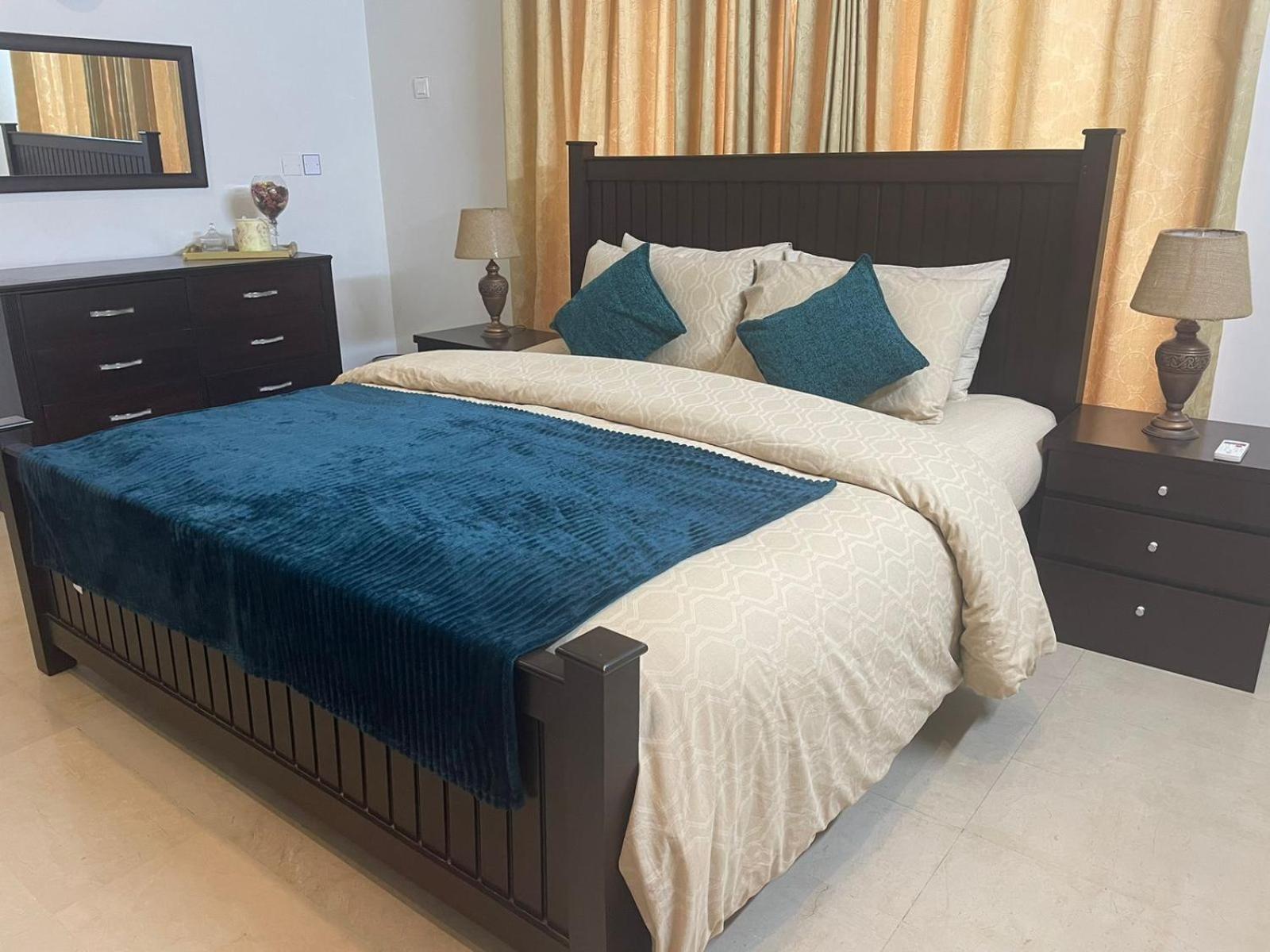 Family Friendly 2-Bedroom Home Upper Portion with Parking