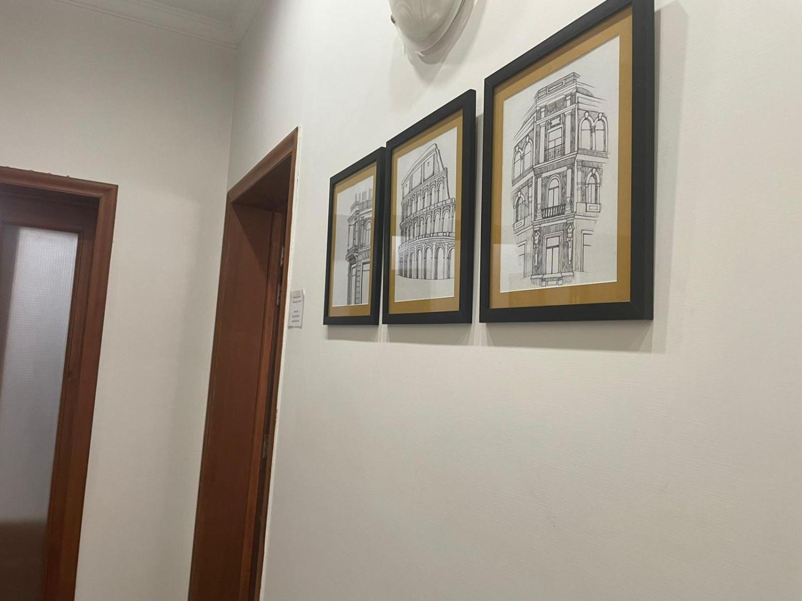 Family Friendly 2-Bedroom Home Upper Portion with Parking