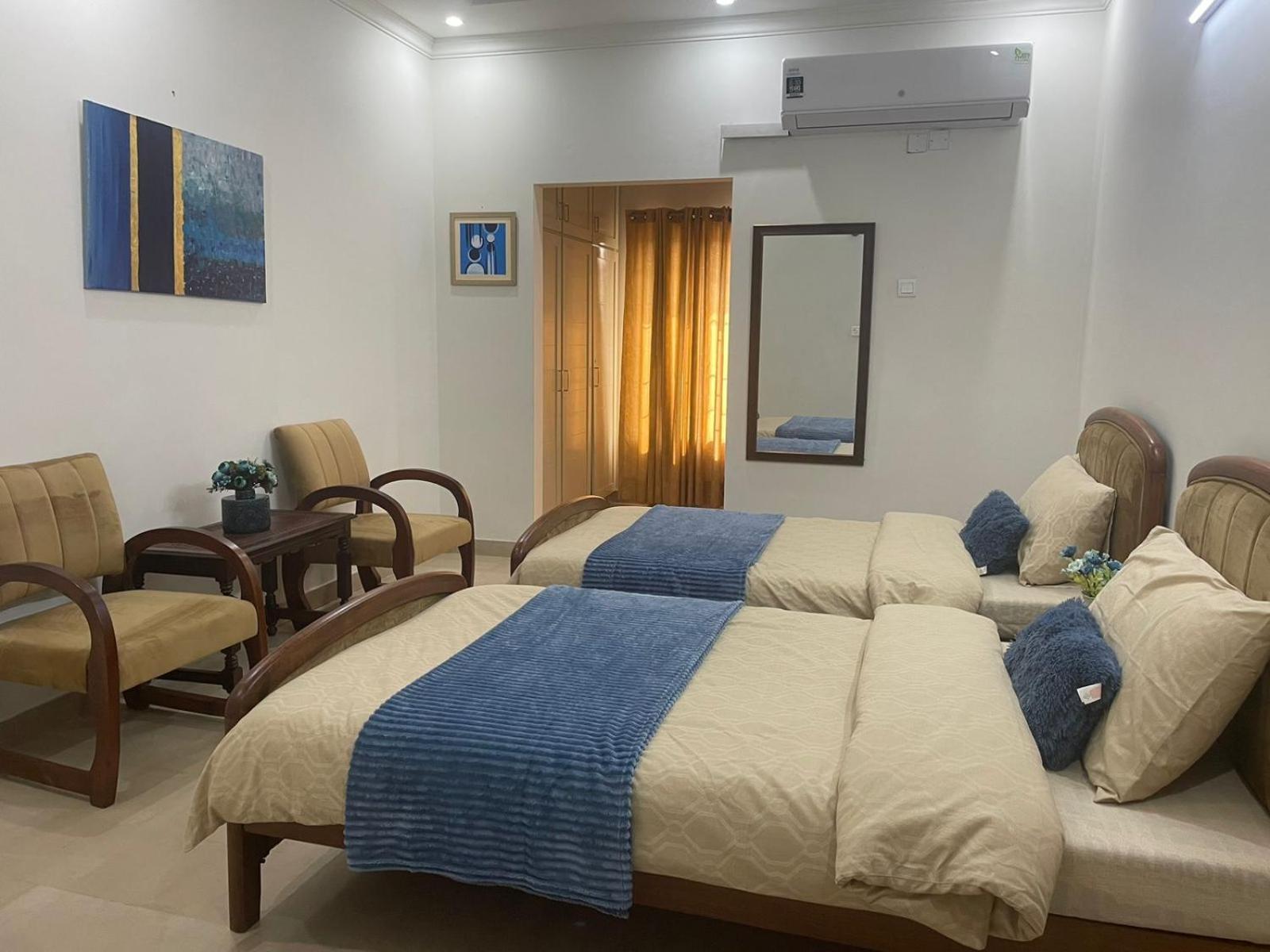Family Friendly 2-Bedroom Home Upper Portion with Parking