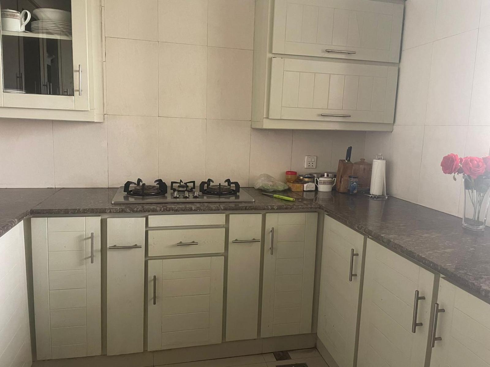 Family Friendly 2-Bedroom Home Upper Portion with Parking