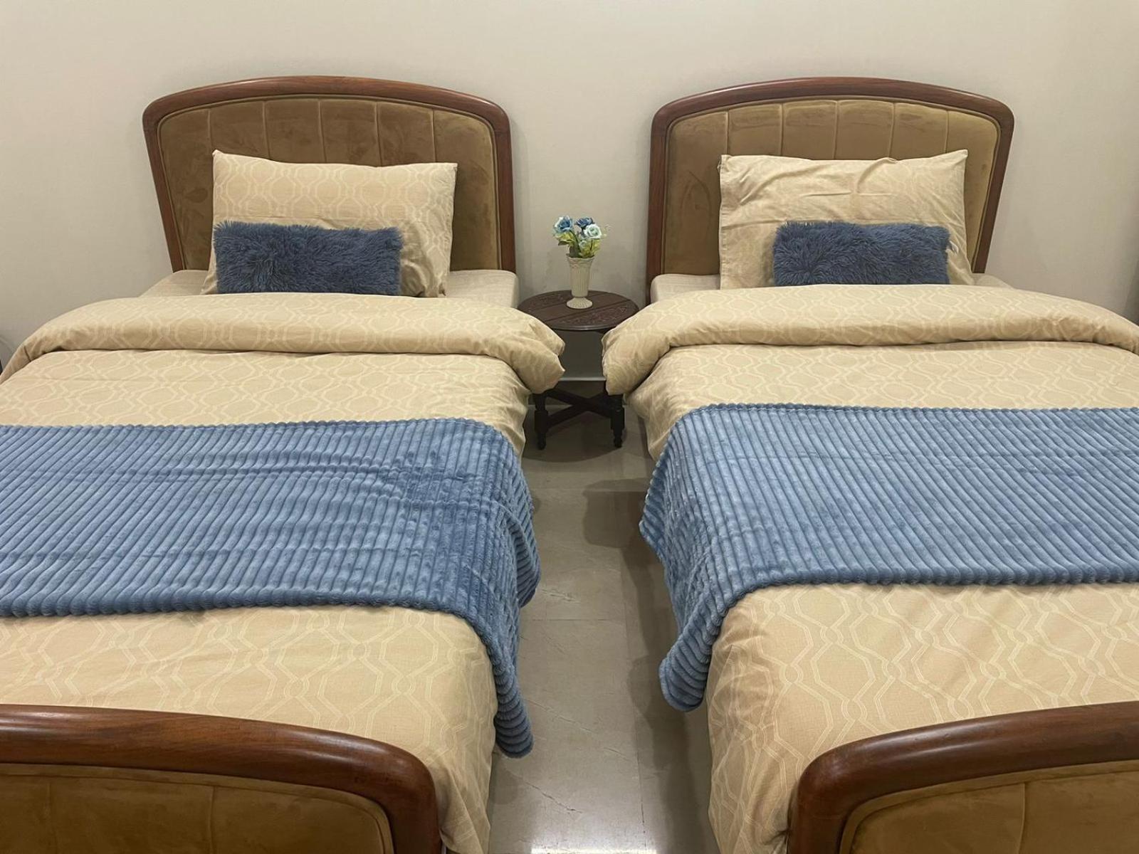 Family Friendly 2-Bedroom Home Upper Portion with Parking