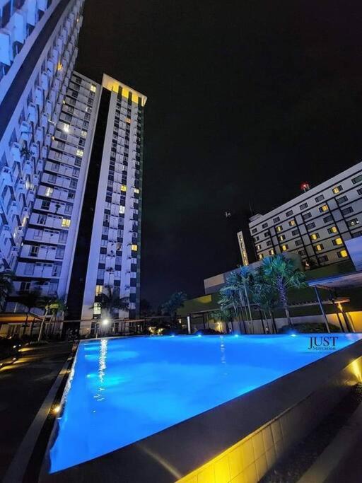 Centrio Tower City View -Netflix