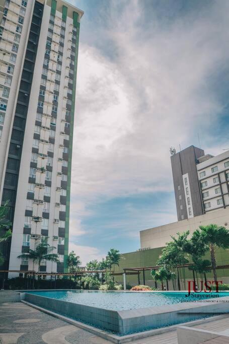 Centrio Tower City View -Netflix