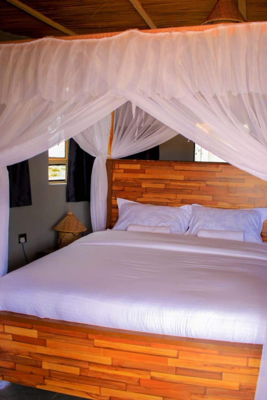Amanya 3-Bedroom Hut Amboseli view 3