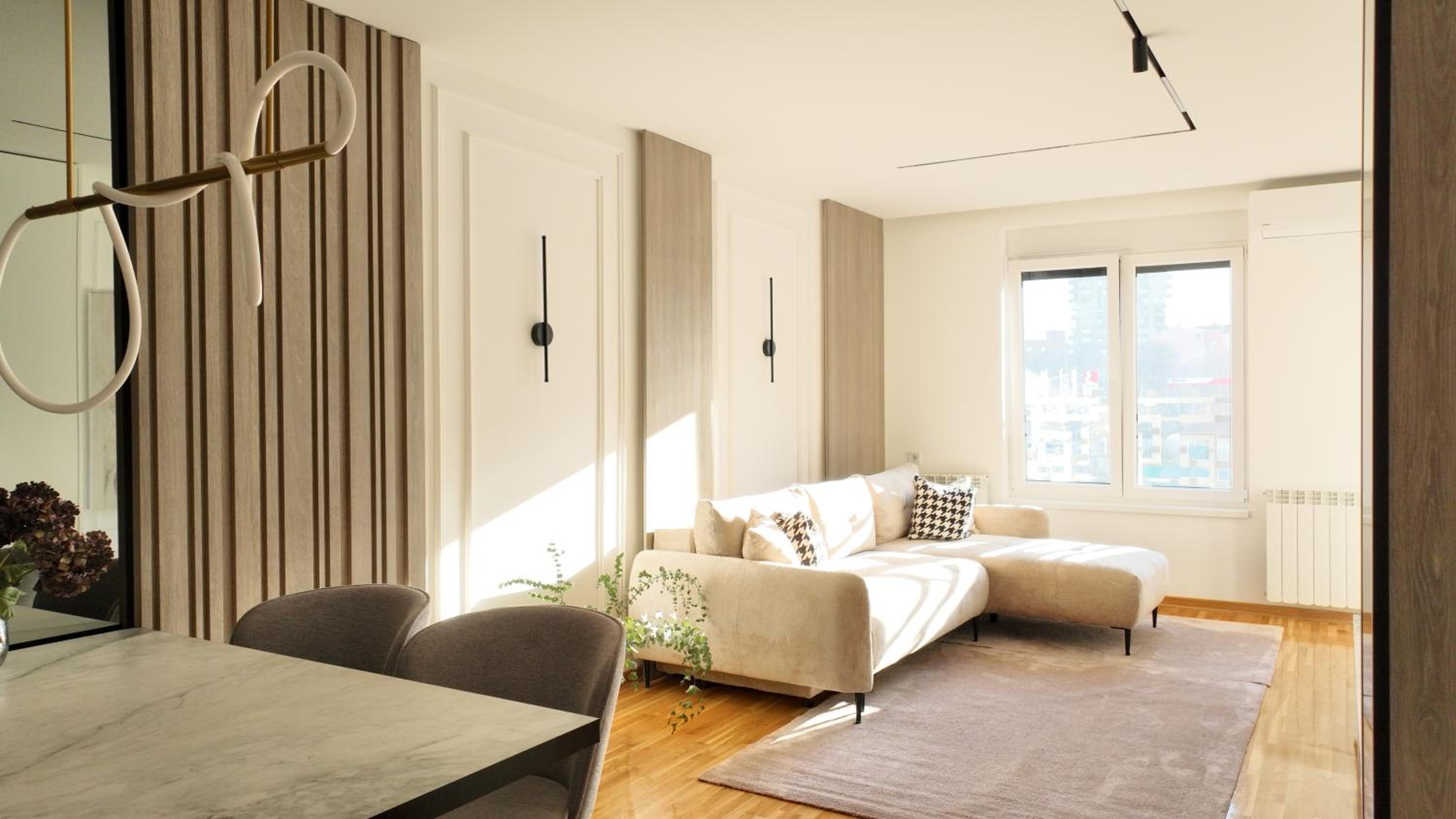 New&Luxurious, Central&Comfortable view 2