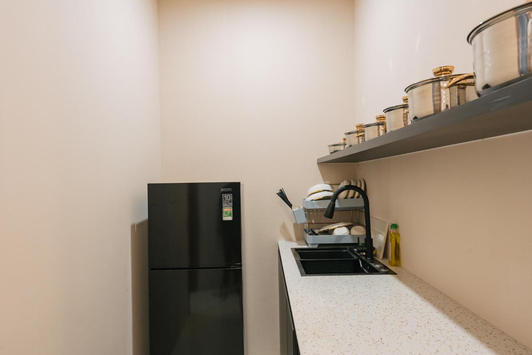 City view/ Central/ Big Bacony/2Br/1’ to lake