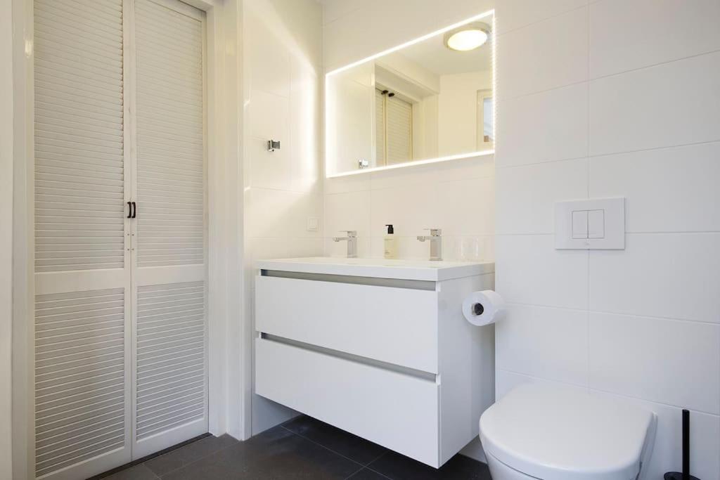 NEW 4p renovated apartment @BEST location Jordaan
