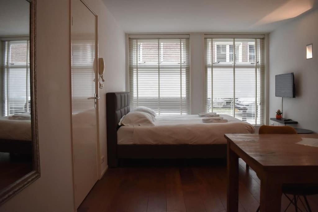 NEW 4p renovated apartment @BEST location Jordaan