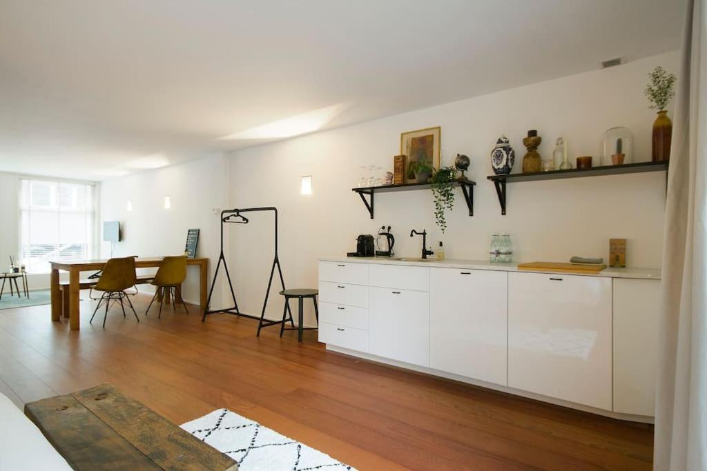 NEW 4p renovated apartment @BEST location Jordaan