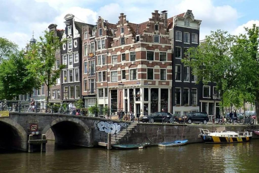 NEW 4p renovated apartment @BEST location Jordaan