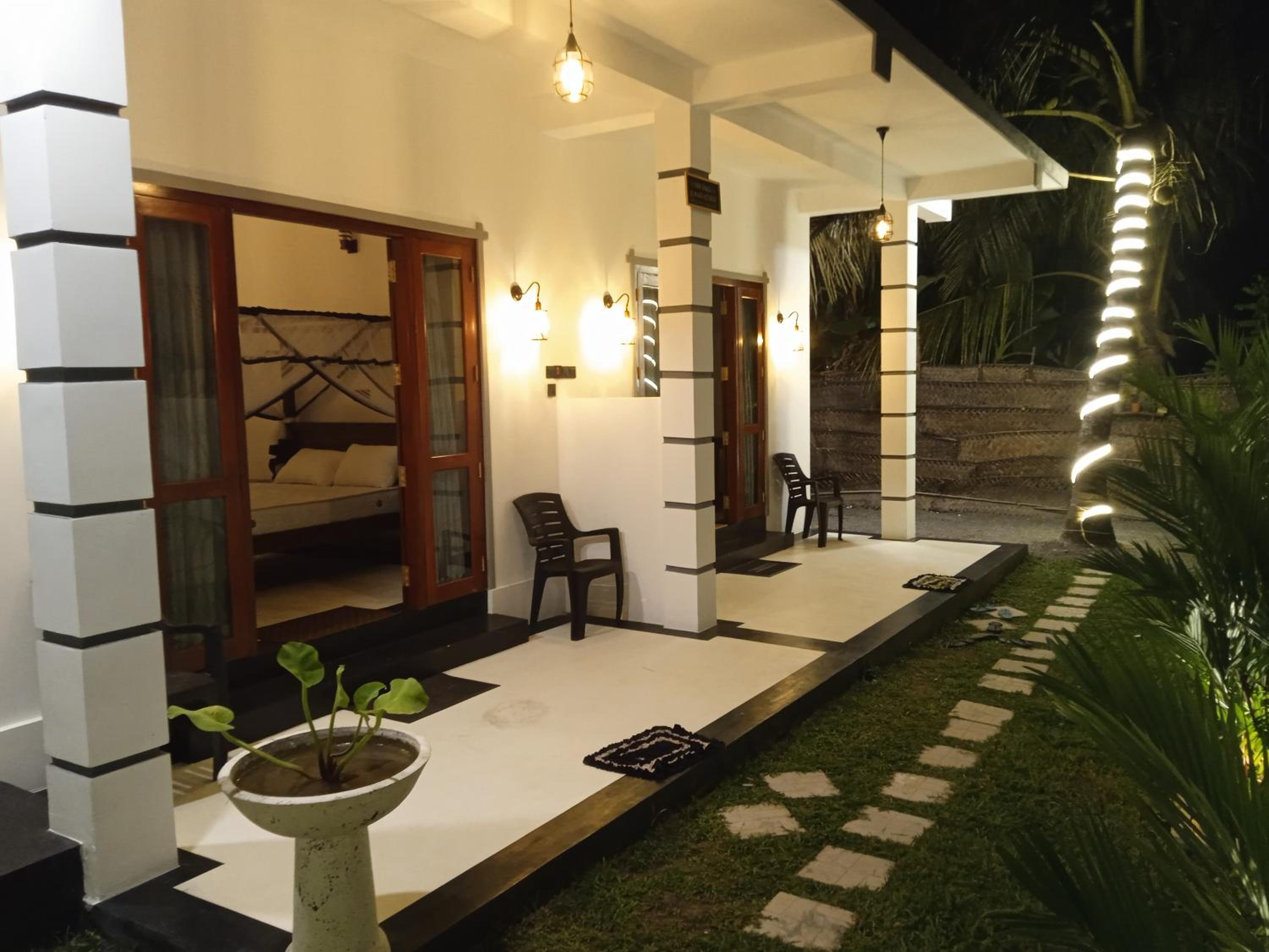 Free Breeze Guest & Villa view 4