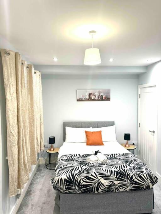 Cosy house with Private Parking and Hot tub