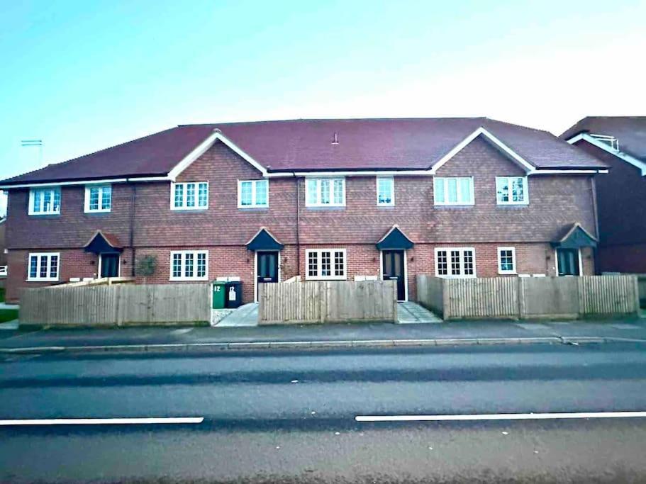 Cosy house with Private Parking and Hot tub