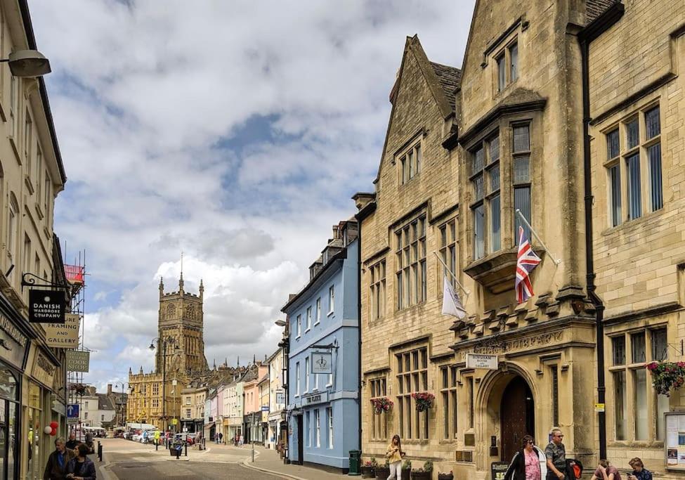 Lovely Town Centre 1 Bed Nr Country & River Walks
