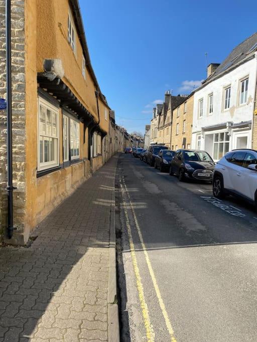 Lovely Town Centre 1 Bed Nr Country & River Walks