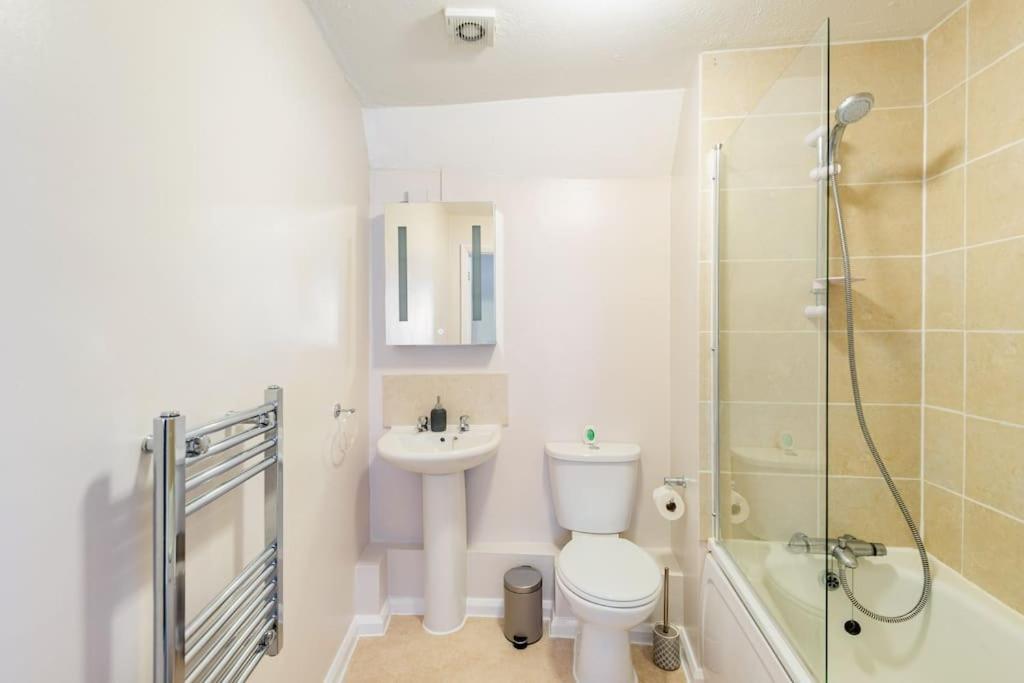 Lovely Town Centre 1 Bed Nr Country & River Walks
